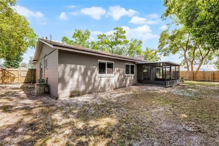 Property Photo: 314 E Bonnie Trail FL 32750