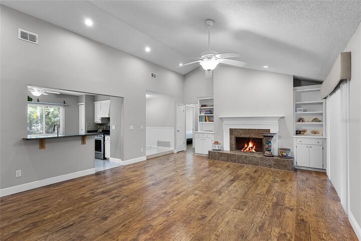 Property Photo: 314 E Bonnie Trail FL 32750