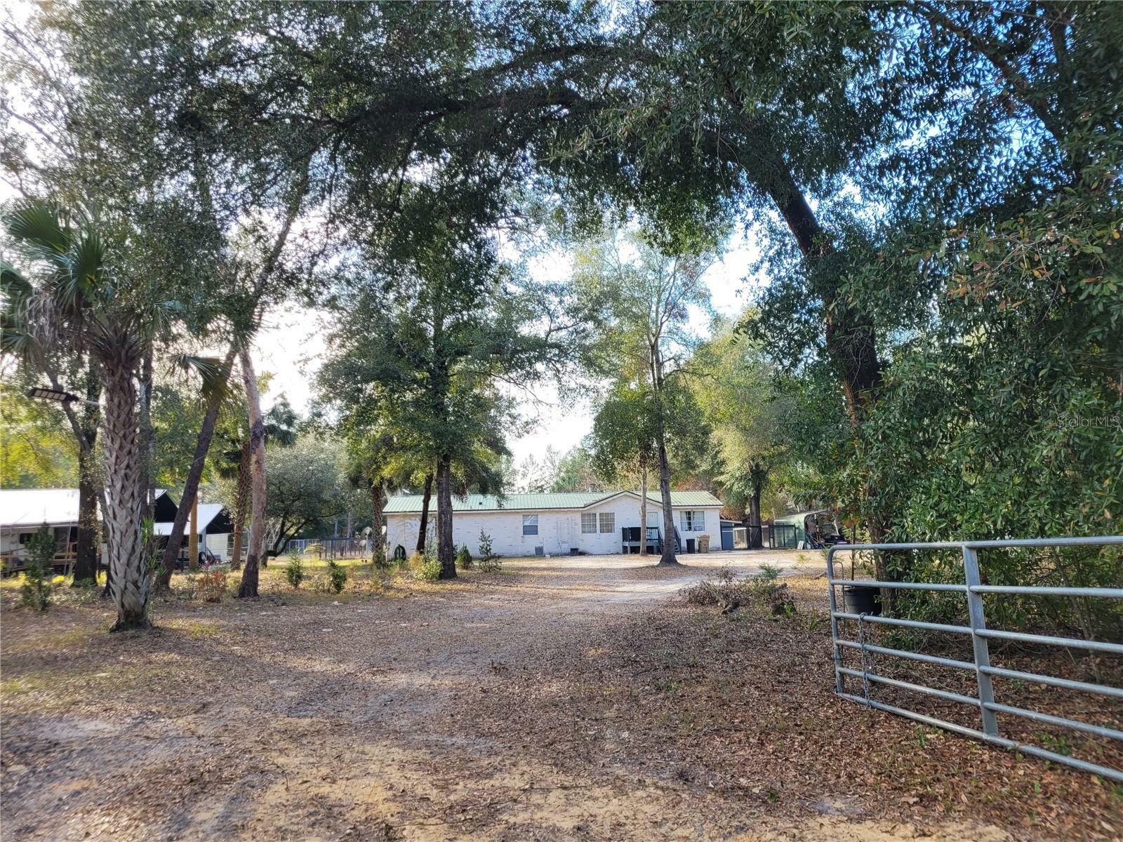 Property Photo: 41940 Pine Valley Drive FL 32767