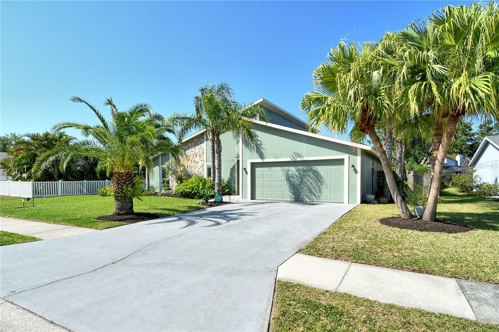 Property Photo: 4712 Glenbrooke Drive FL 34243