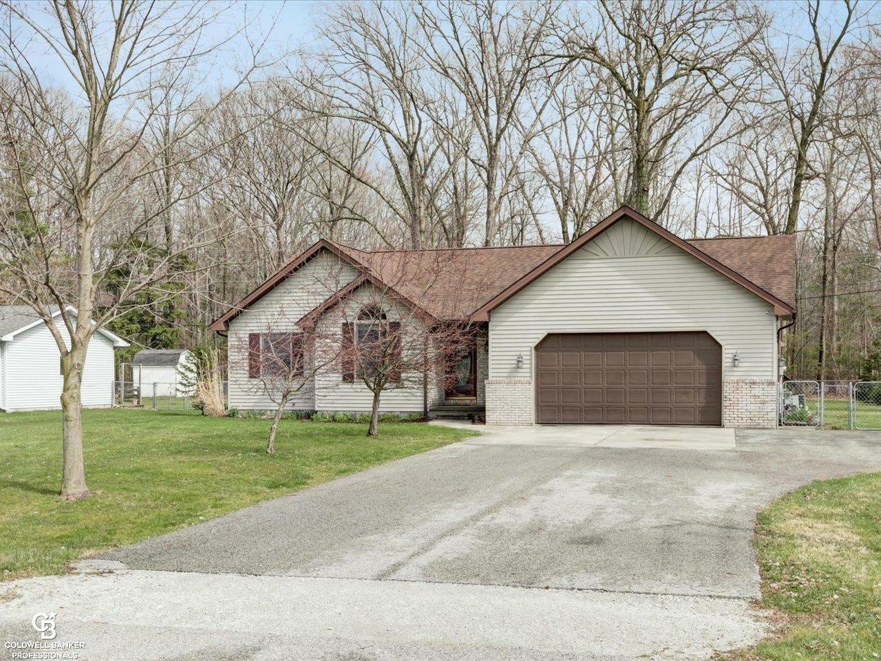 Property Photo: 4941 Iroquois Trl Trail MI 48049