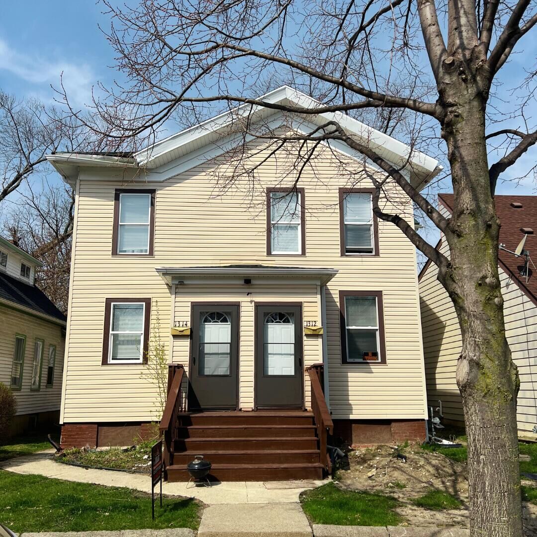 Property Photo:  1312 Center St  WI 53403 