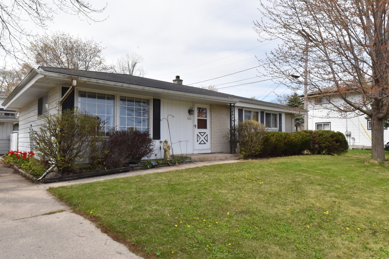 1411 5th Ave  Grafton WI 53024 photo