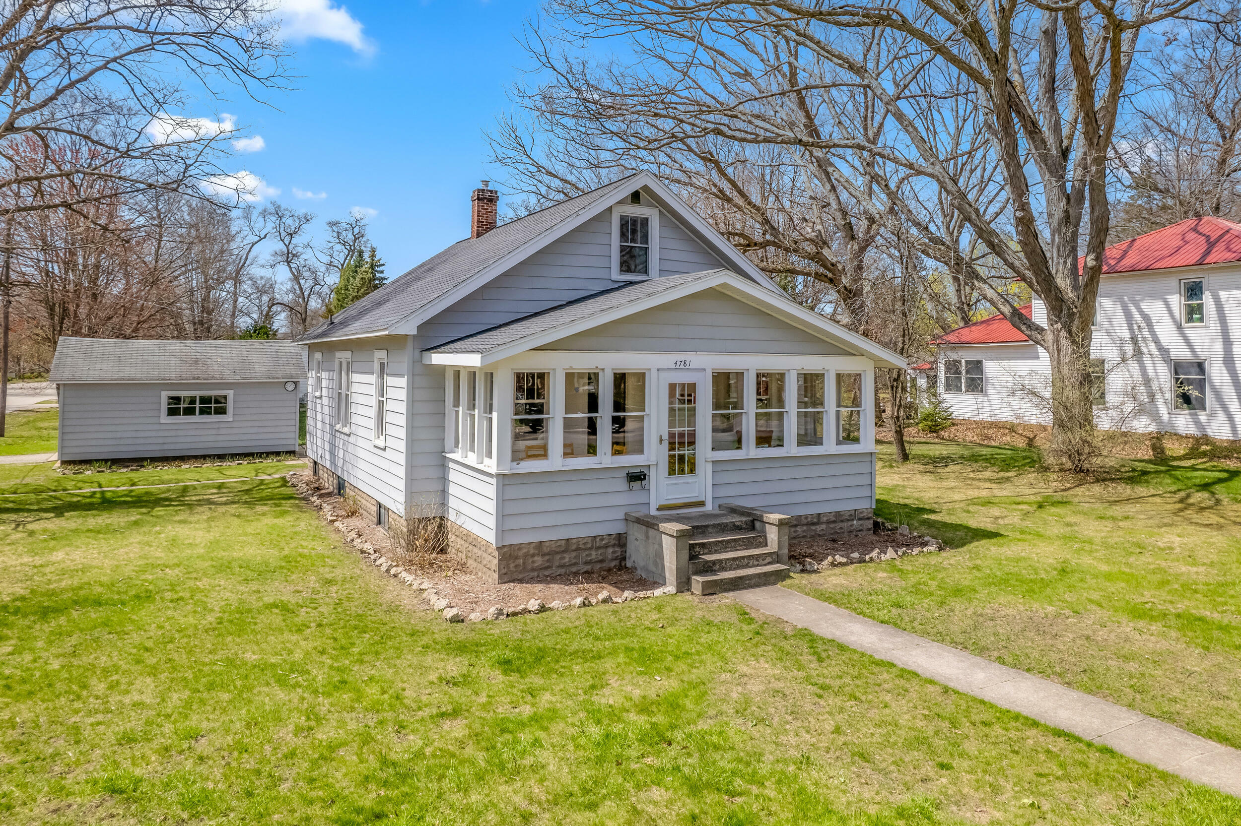 Property Photo: 4781 Dowling Street MI 49437