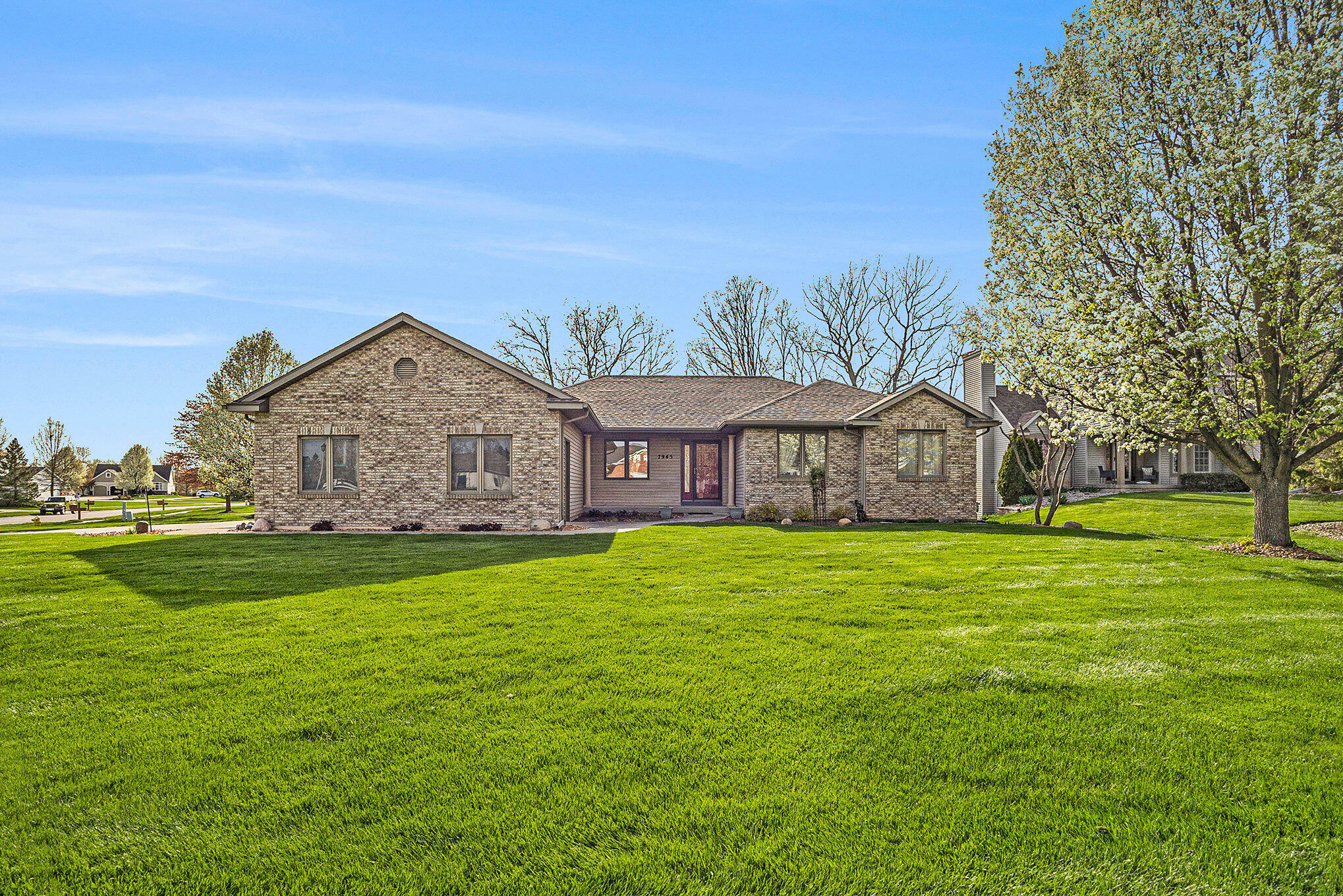 Property Photo: 7945 Oak Meadow Court MI 49426