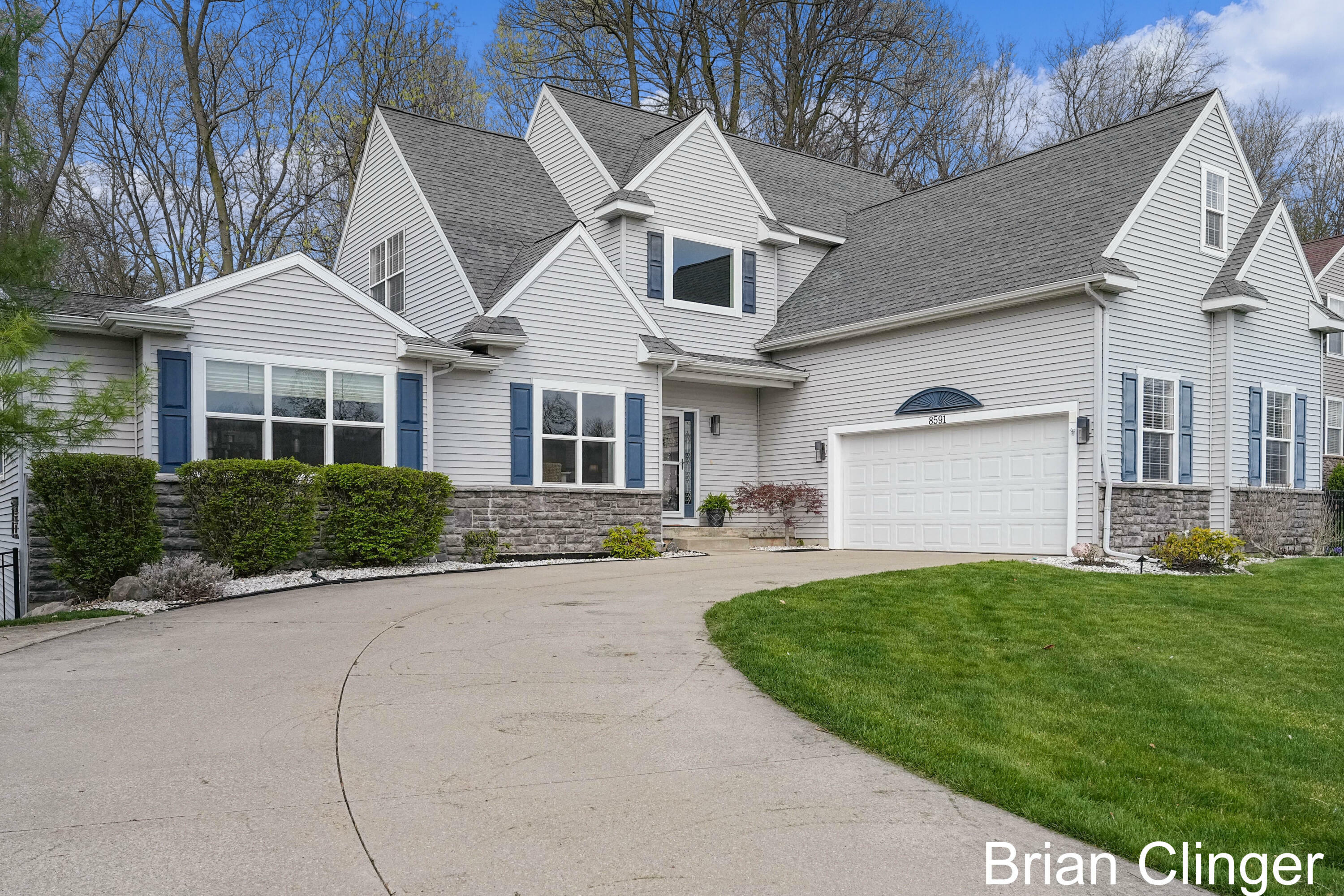 Property Photo: 8591 Rainbows End Road SE MI 49316
