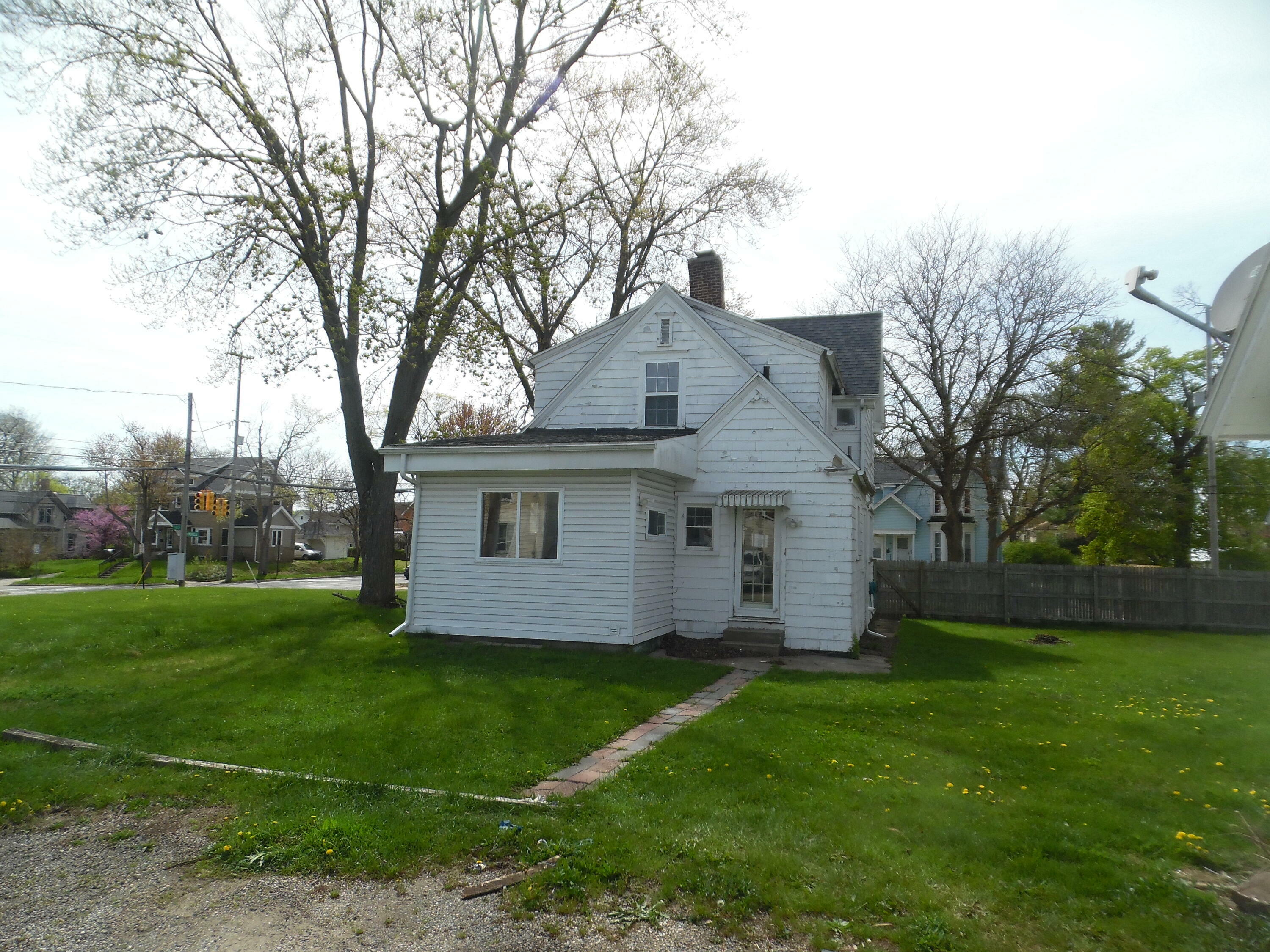 Property Photo: 815 1st Street MI 49203