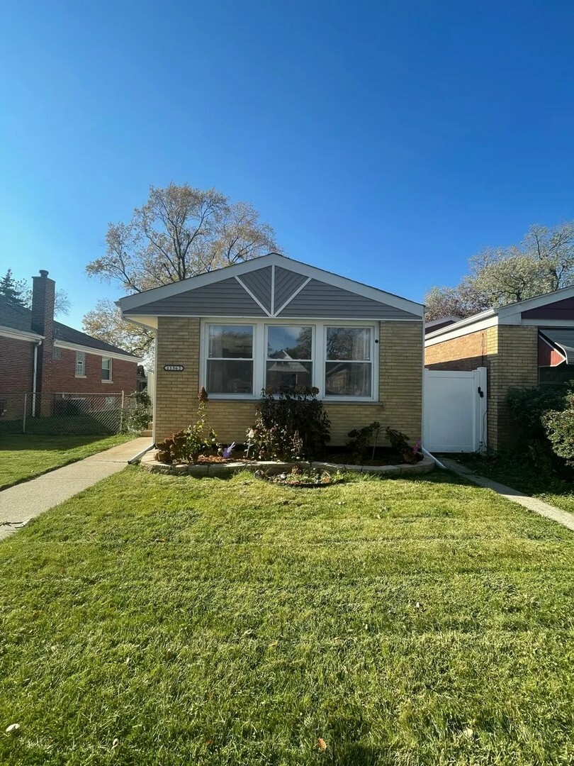 Property Photo: 11362 S Laflin Street IL 60643