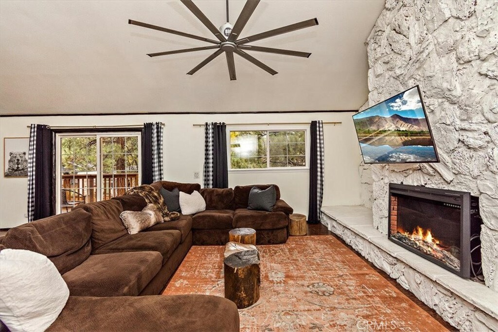 Property Photo: 266 Wren Drive CA 92315