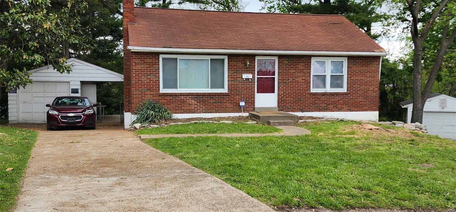 Property Photo: 823 Fontaine Place MO 63137