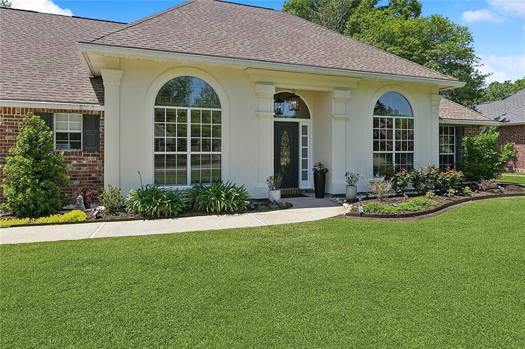 Property Photo:  