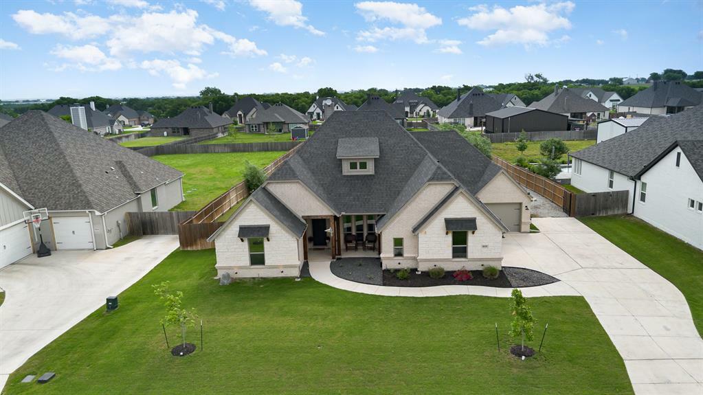 Property Photo: 8820 Lazy Oak Drive TX 76247
