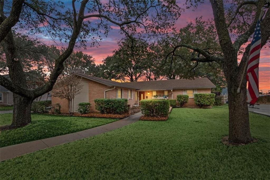 Photo de la propriété:  2829 Mount Carmel Drive  TX 76710 