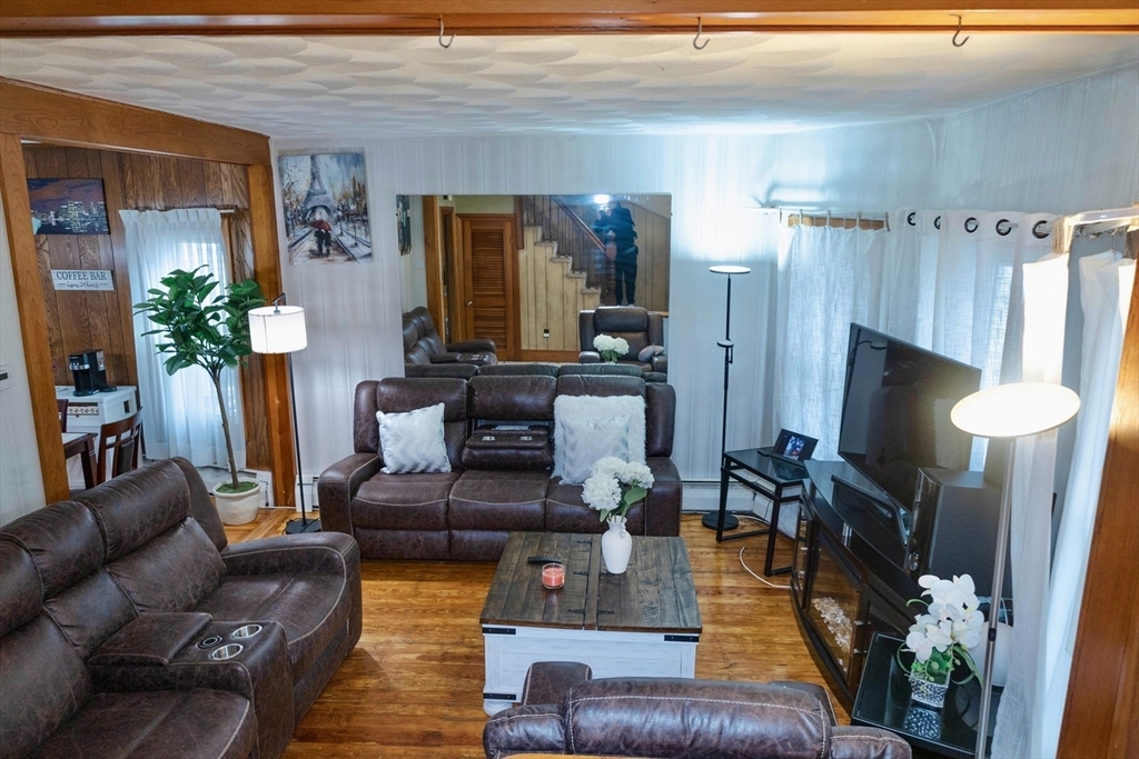 Property Photo:  82 Jefferson Ave  MA 02149 