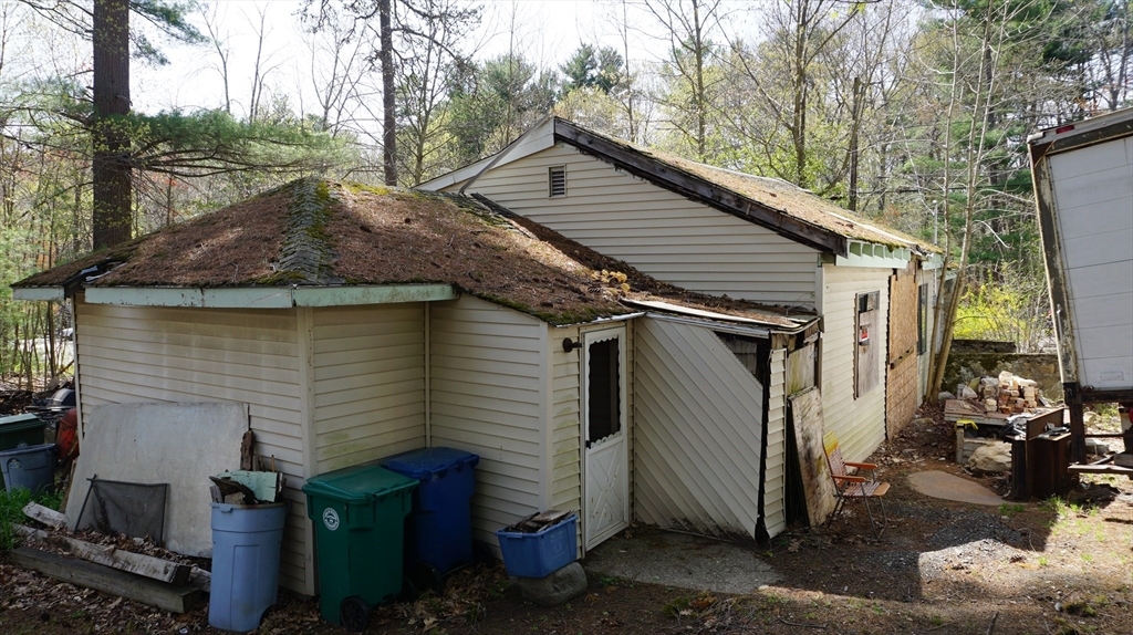 Property Photo: 24 Harnden Rd MA 01821