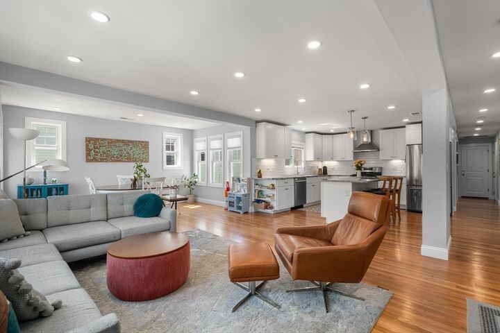 Property Photo:  110 Templeton Pkwy 110  MA 02472 