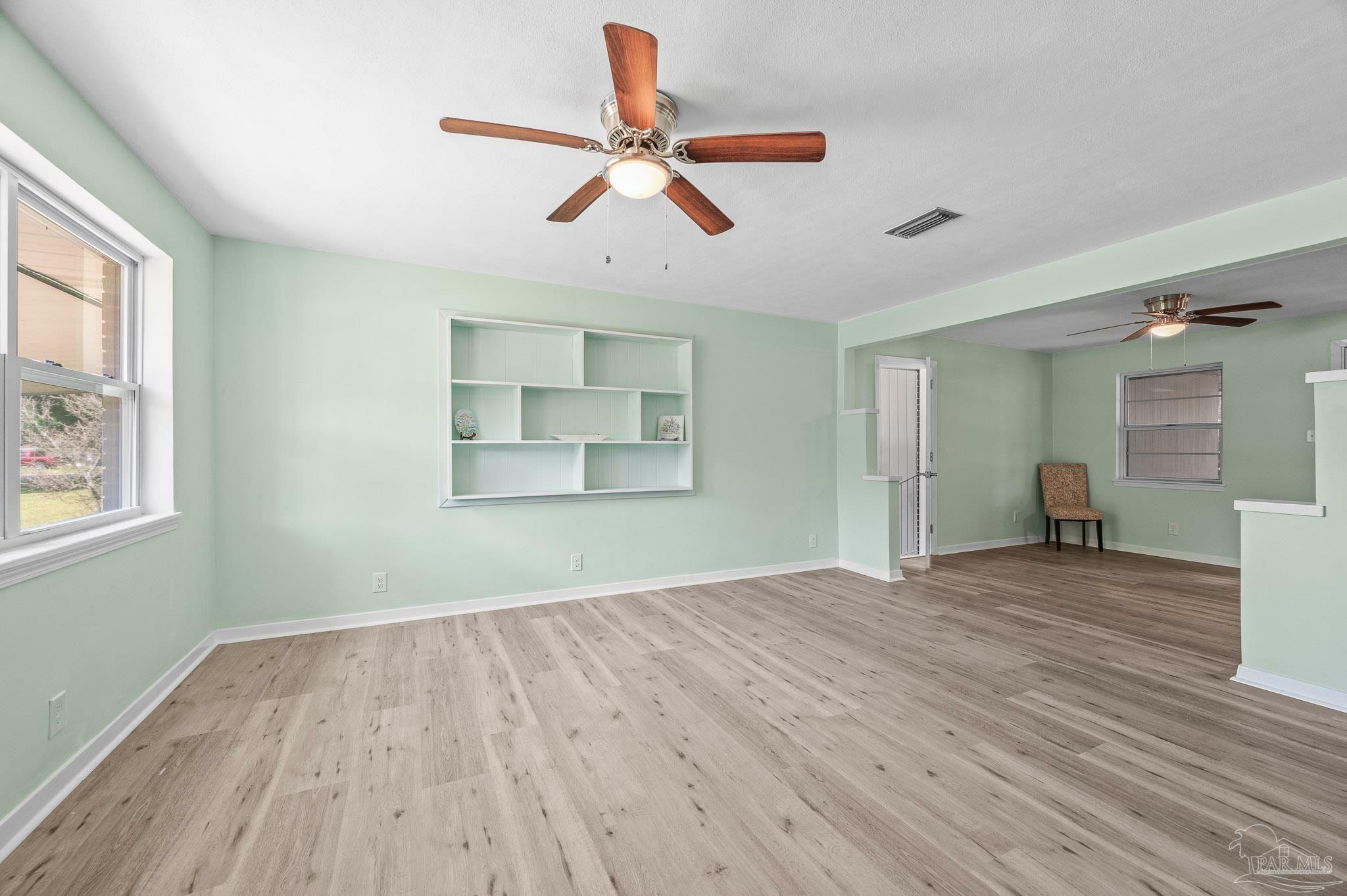 Property Photo: 182 Seminole Trl FL 32506