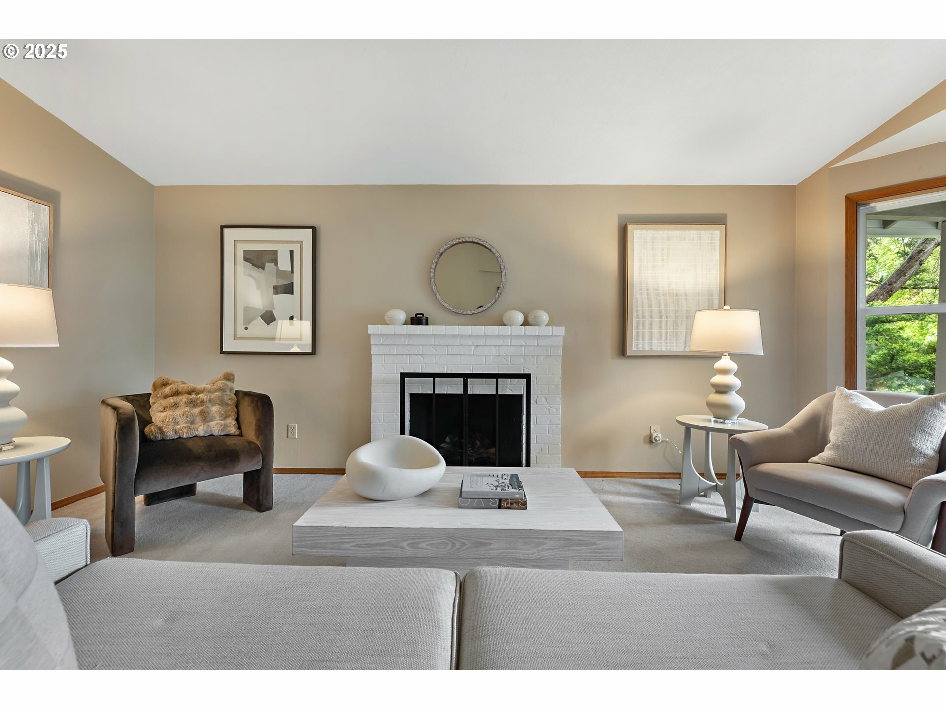 Property Photo: 8927 SW 50th Ave OR 97219