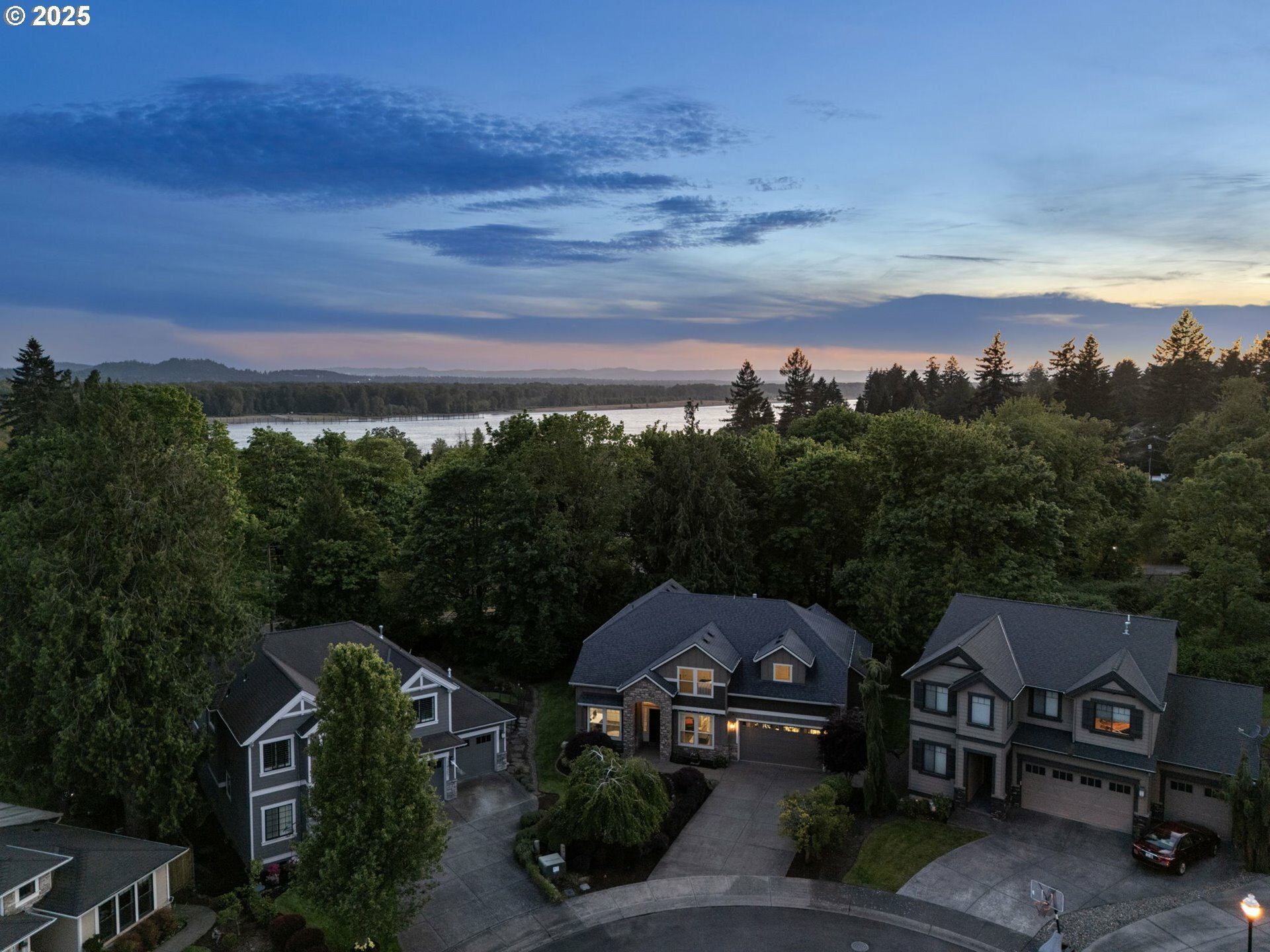 Property Photo: 4305 SE 166th Ct WA 98683