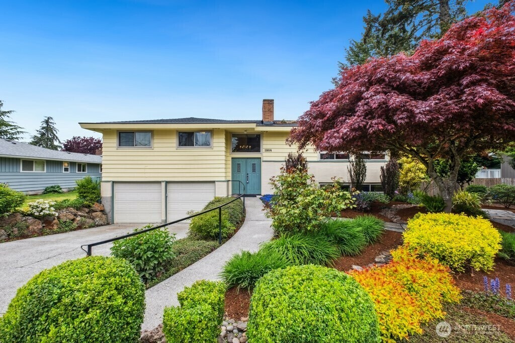 Property Photo: 11614 SE 49th Street WA 98006