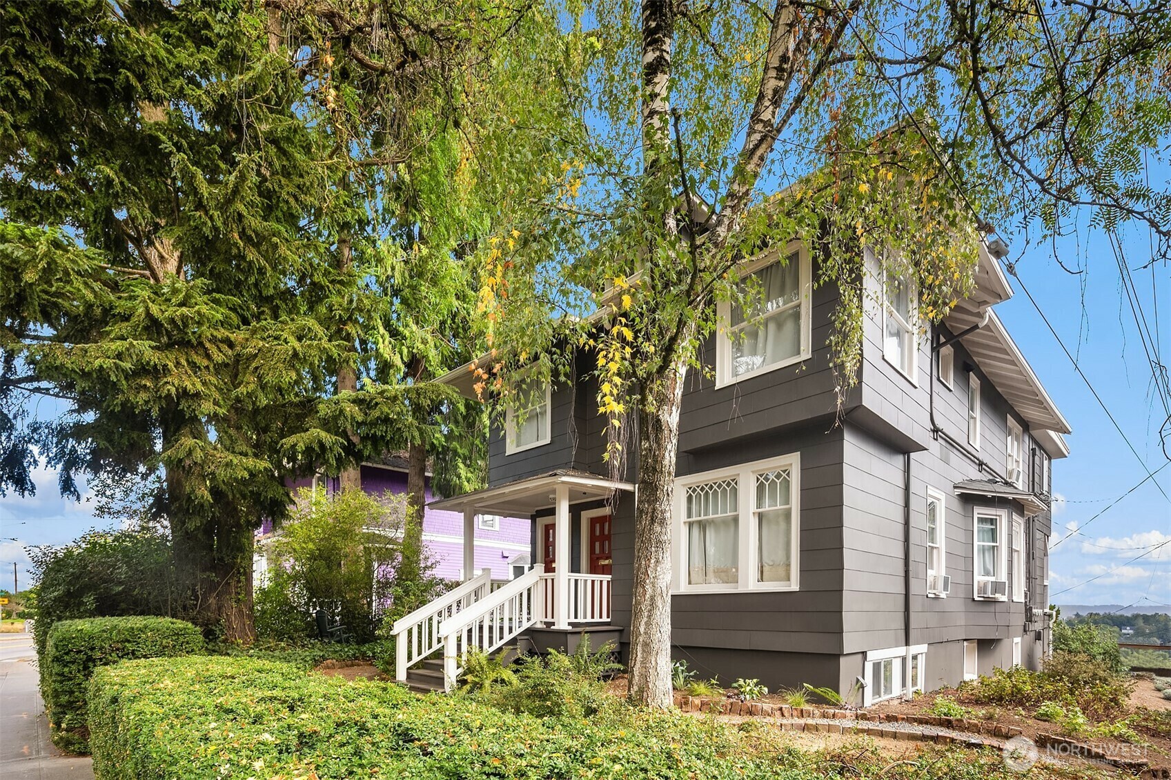 Property Photo: 914 23rd Avenue E WA 98112
