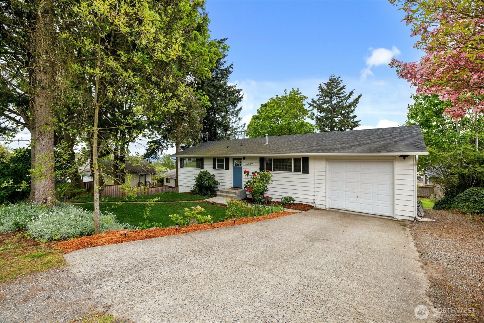 Property Photo: 16809 105th Avenue SE WA 98055