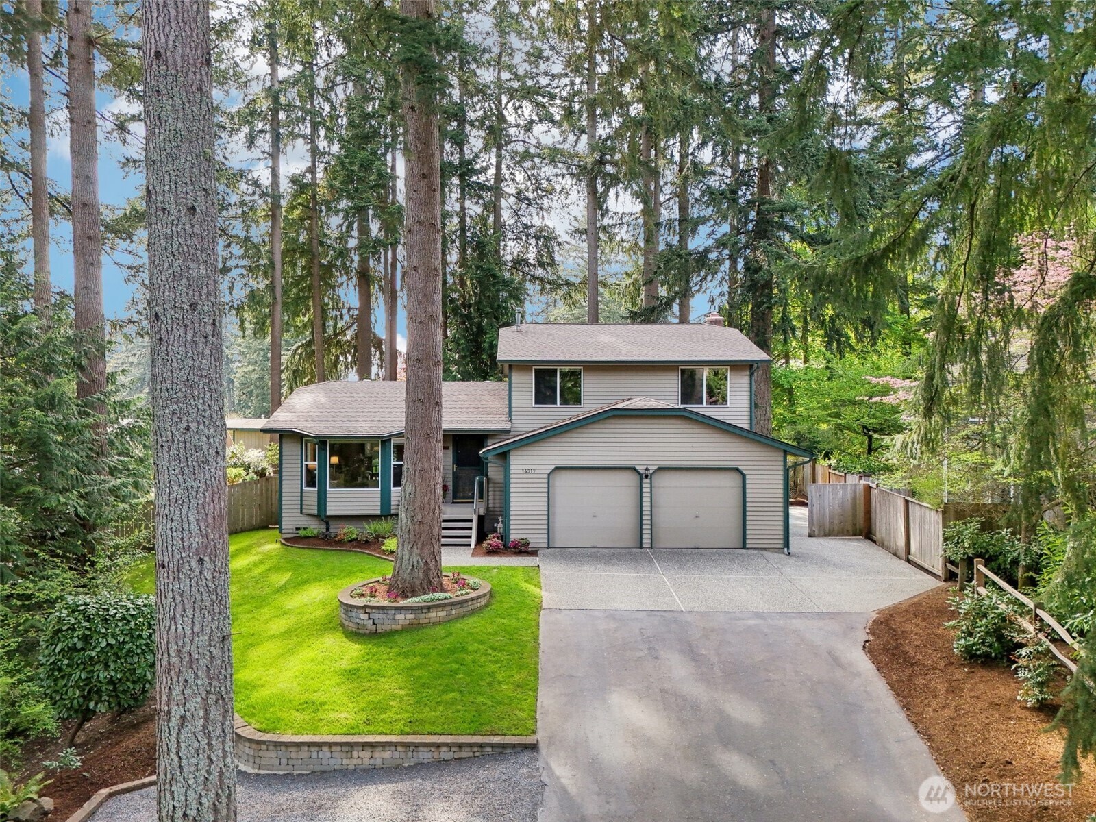 Property Photo: 14317 166th Place SE WA 98059