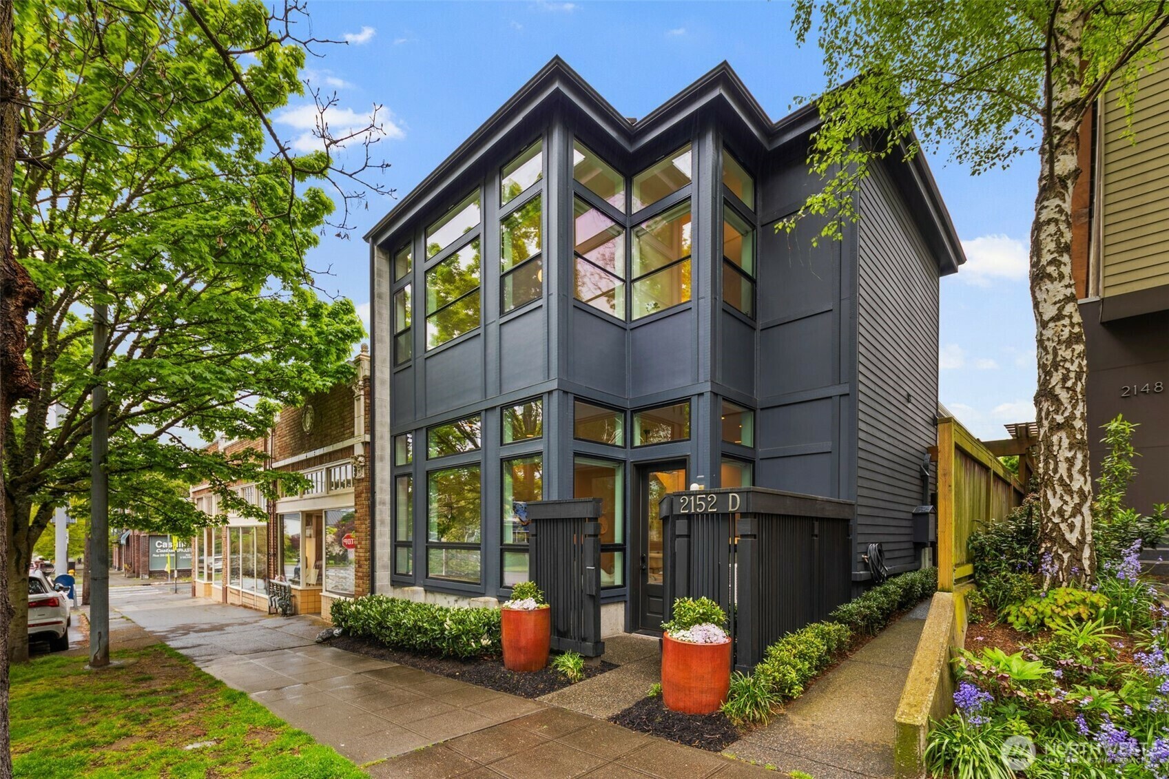 Property Photo: 2152 7th Avenue W D WA 98119