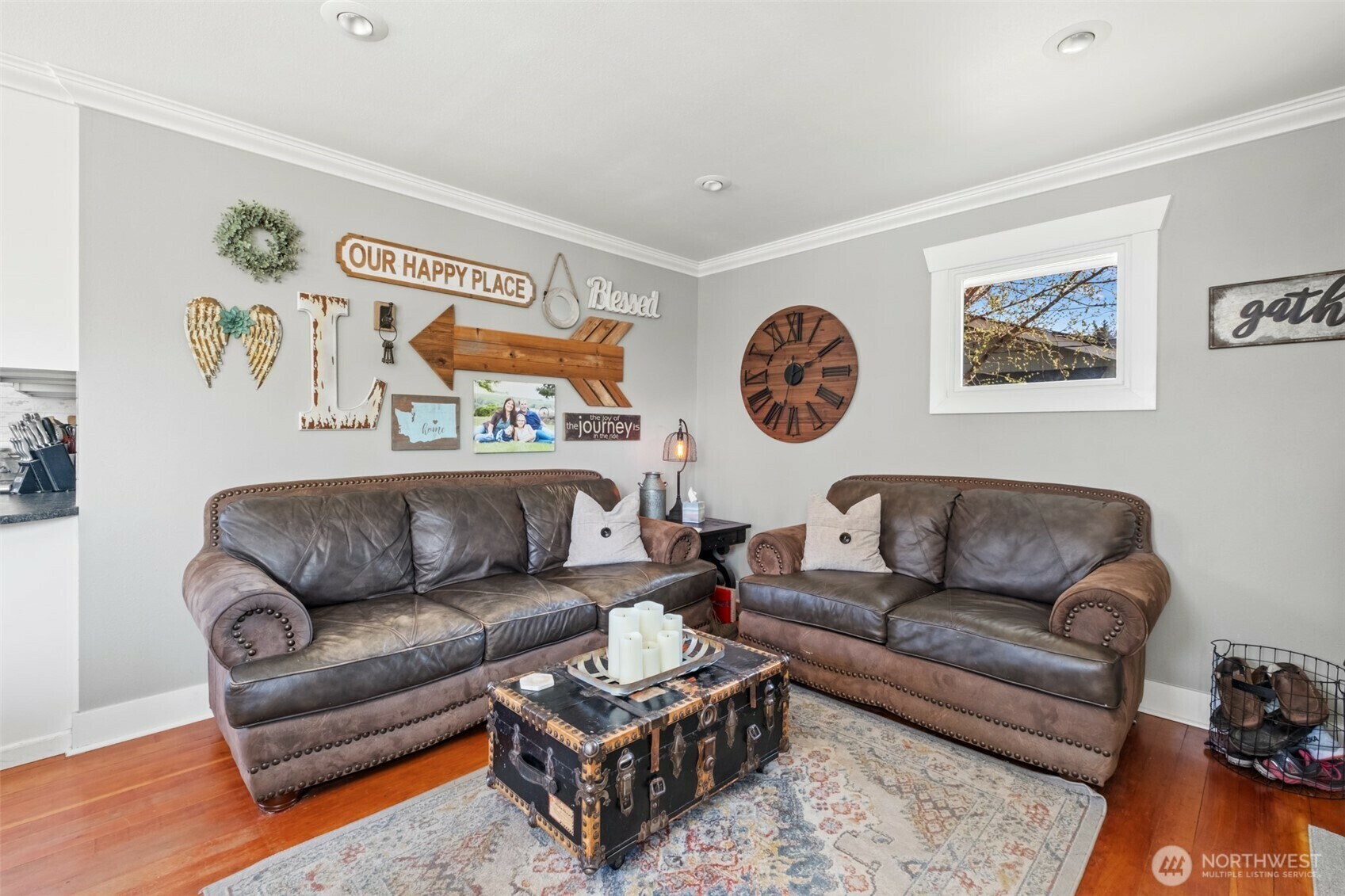 Property Photo: 909 Okanogan Ave WA 98801
