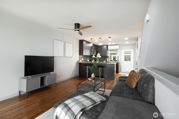 Property Photo:  111  17th Avenue B  WA 98112 