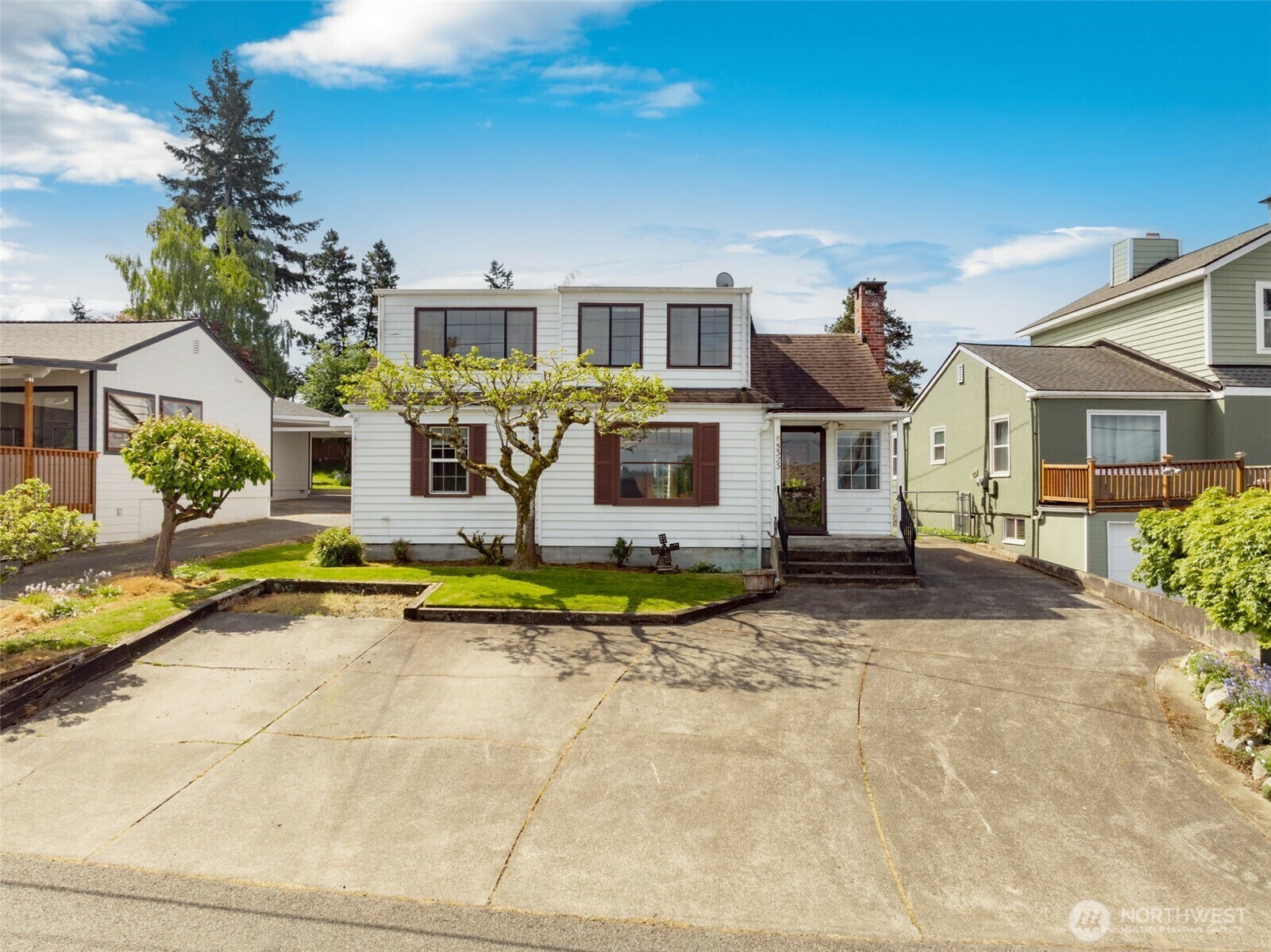 Property Photo: 5323 Hyada Boulevard NE WA 98422