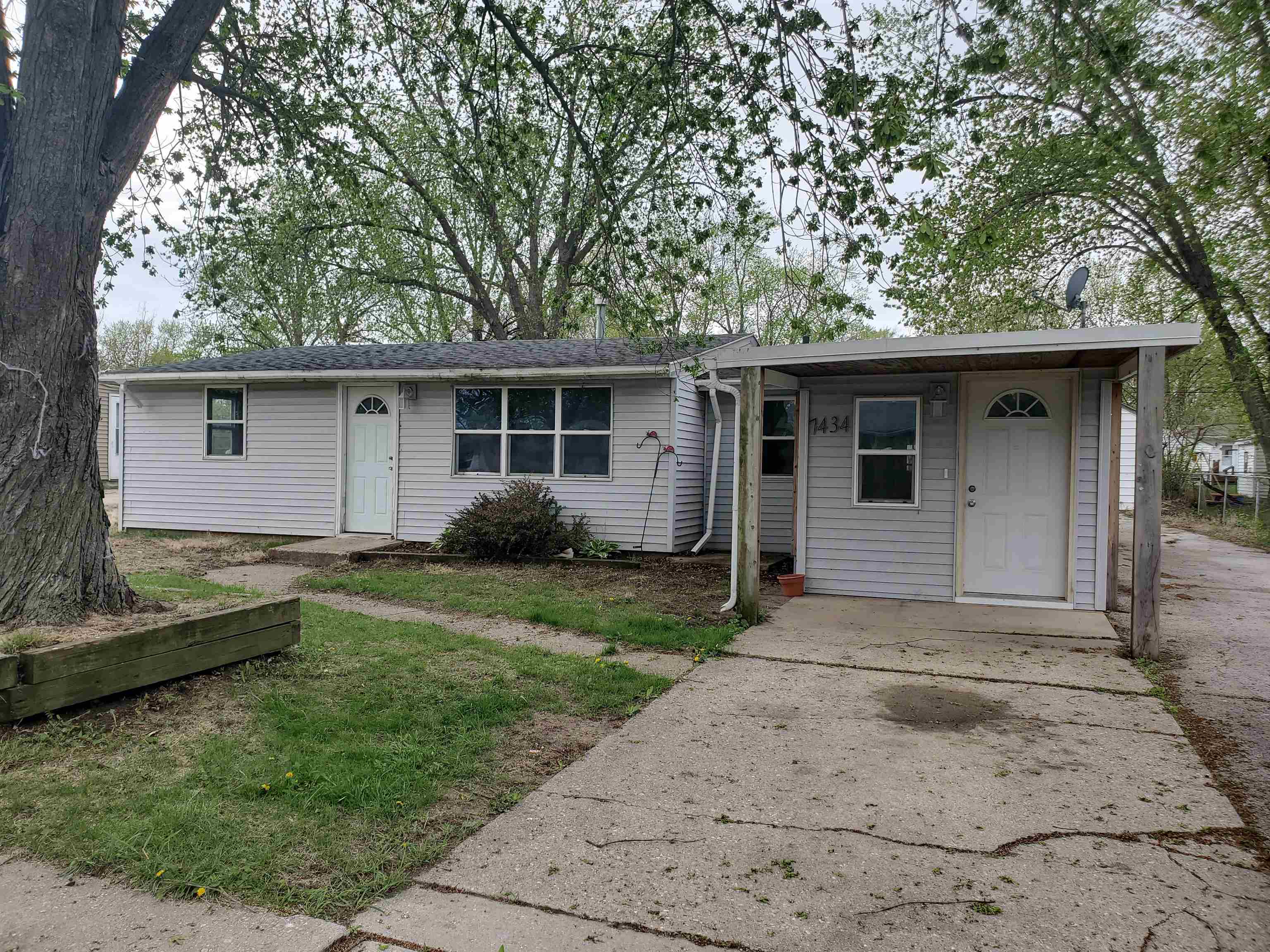 7434 Cadet Road  Machesney Park IL 61115 photo