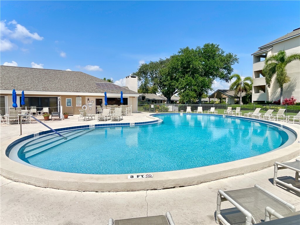 Property Photo: 6155 S Mirror Lake Drive 309 FL 32958