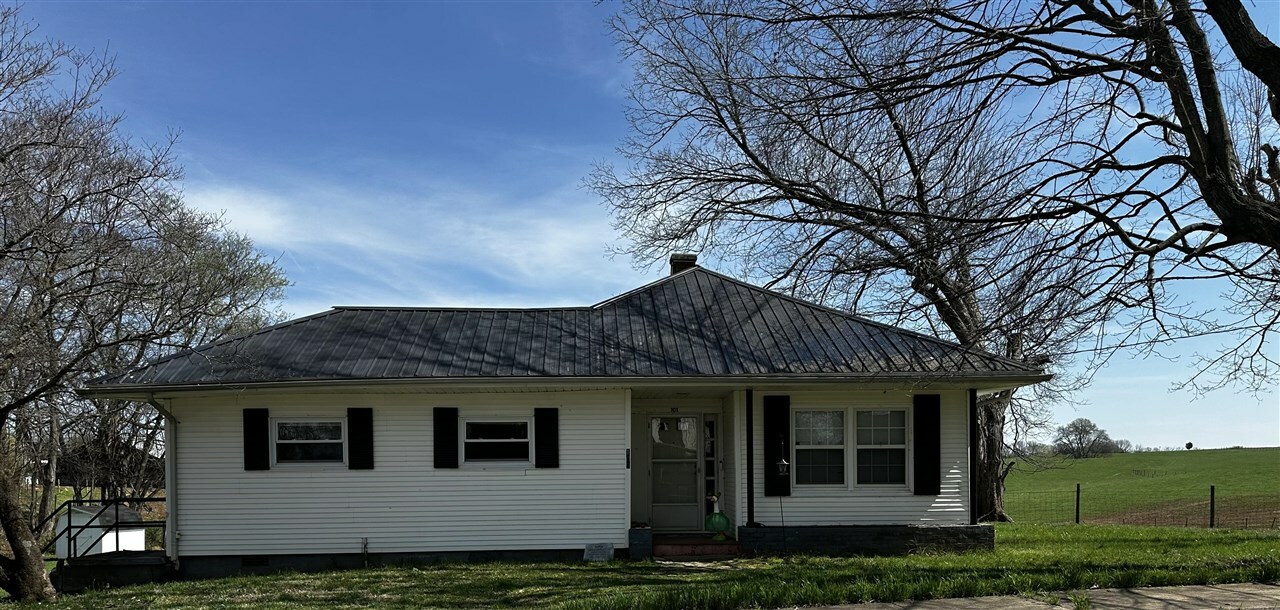 Property Photo: 101 Hiseville Coral Hill Street KY 42141