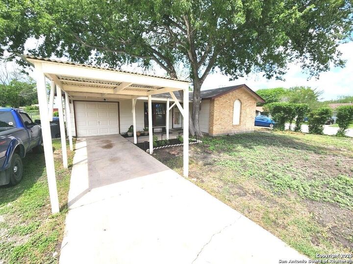 Property Photo: 4802 Castle Brg TX 78218