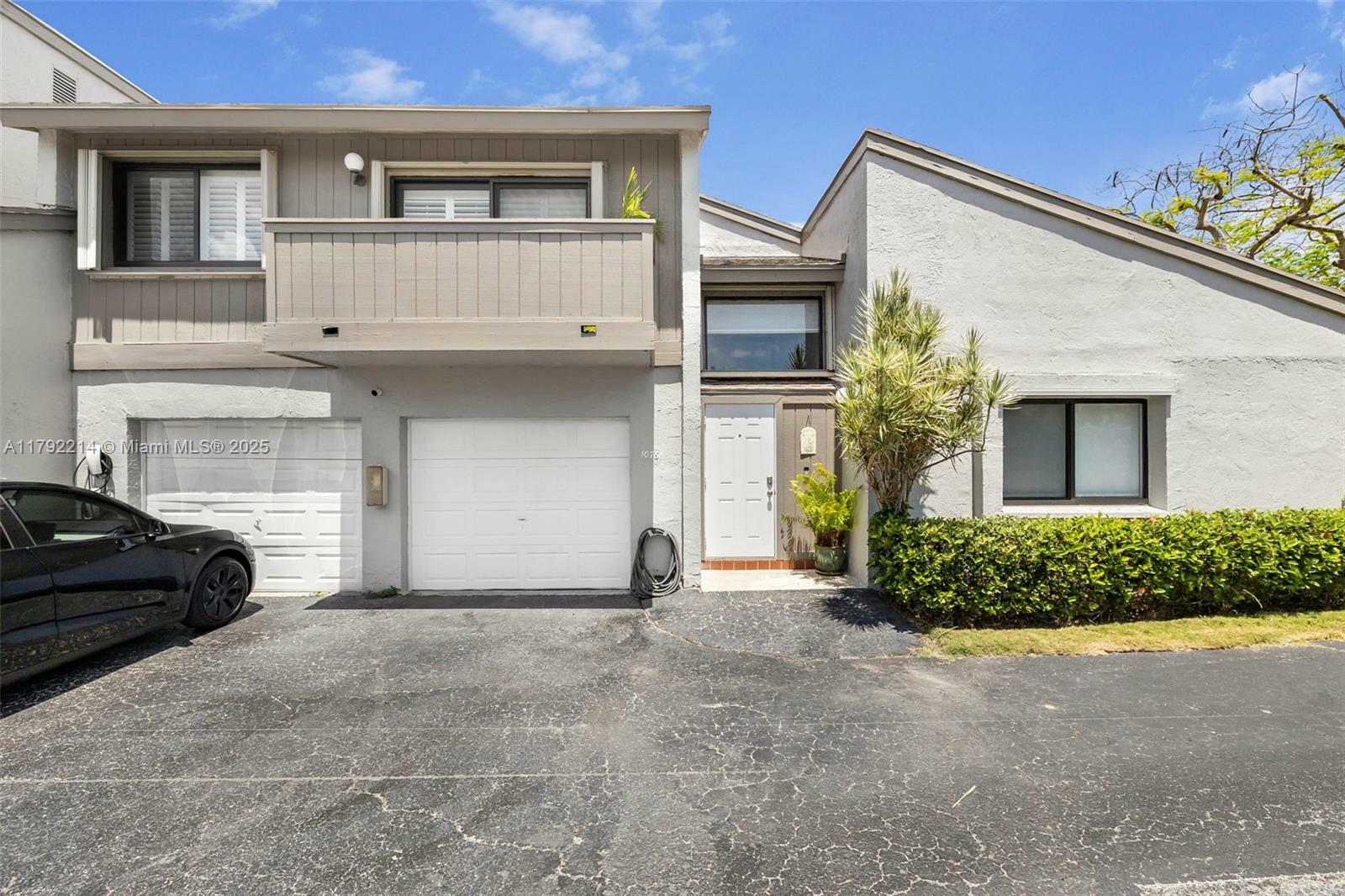 10761 SW 113th Pl 102D  Miami FL 33176 photo