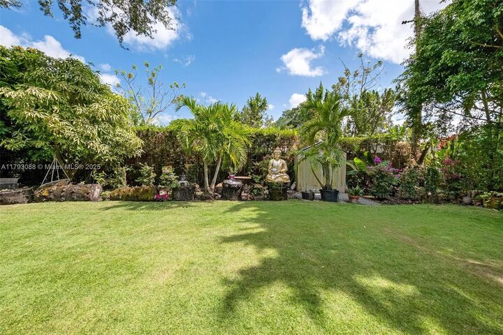 Property Photo: 480 NW 88th Ter FL 33150