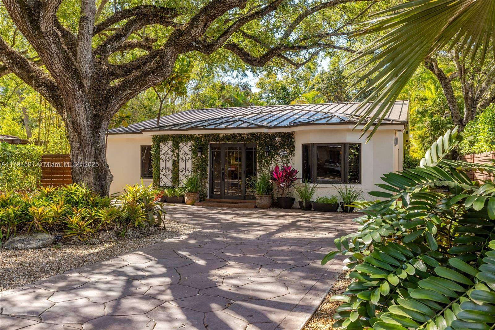 Property Photo: 6870 SW 77th Ter FL 33143