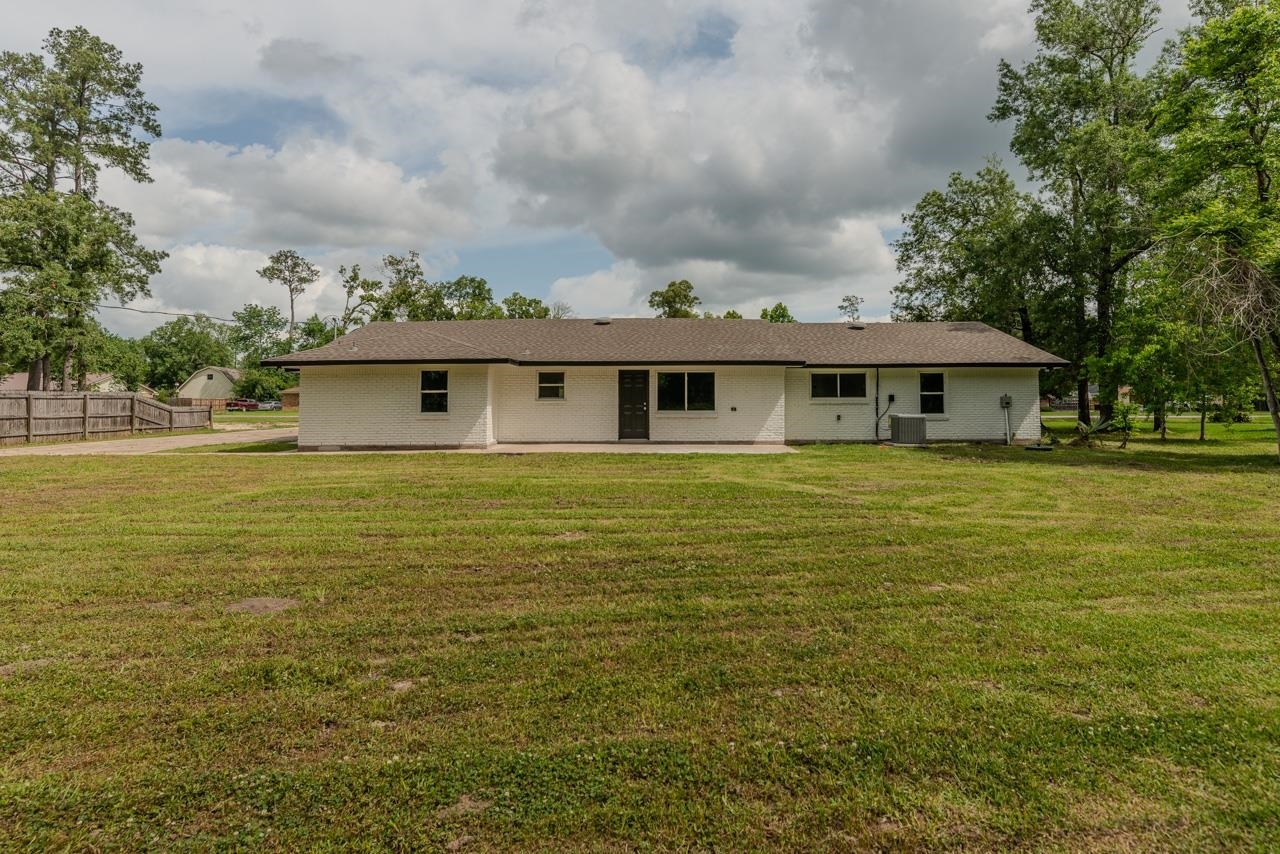 Property Photo:  319 Pinemont Dr  TX 77659 