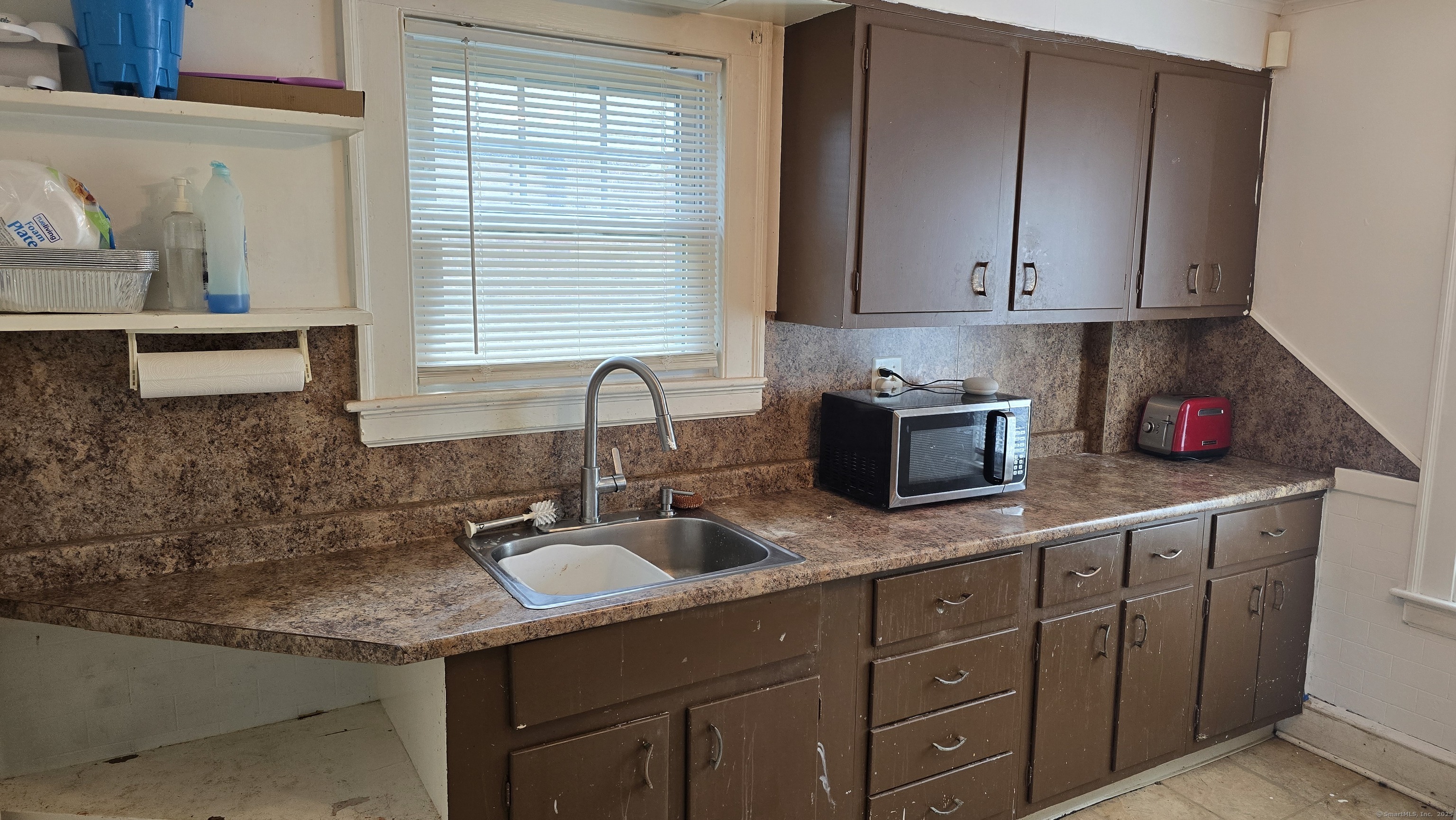 Property Photo: 158 Circuit Avenue CT 06708