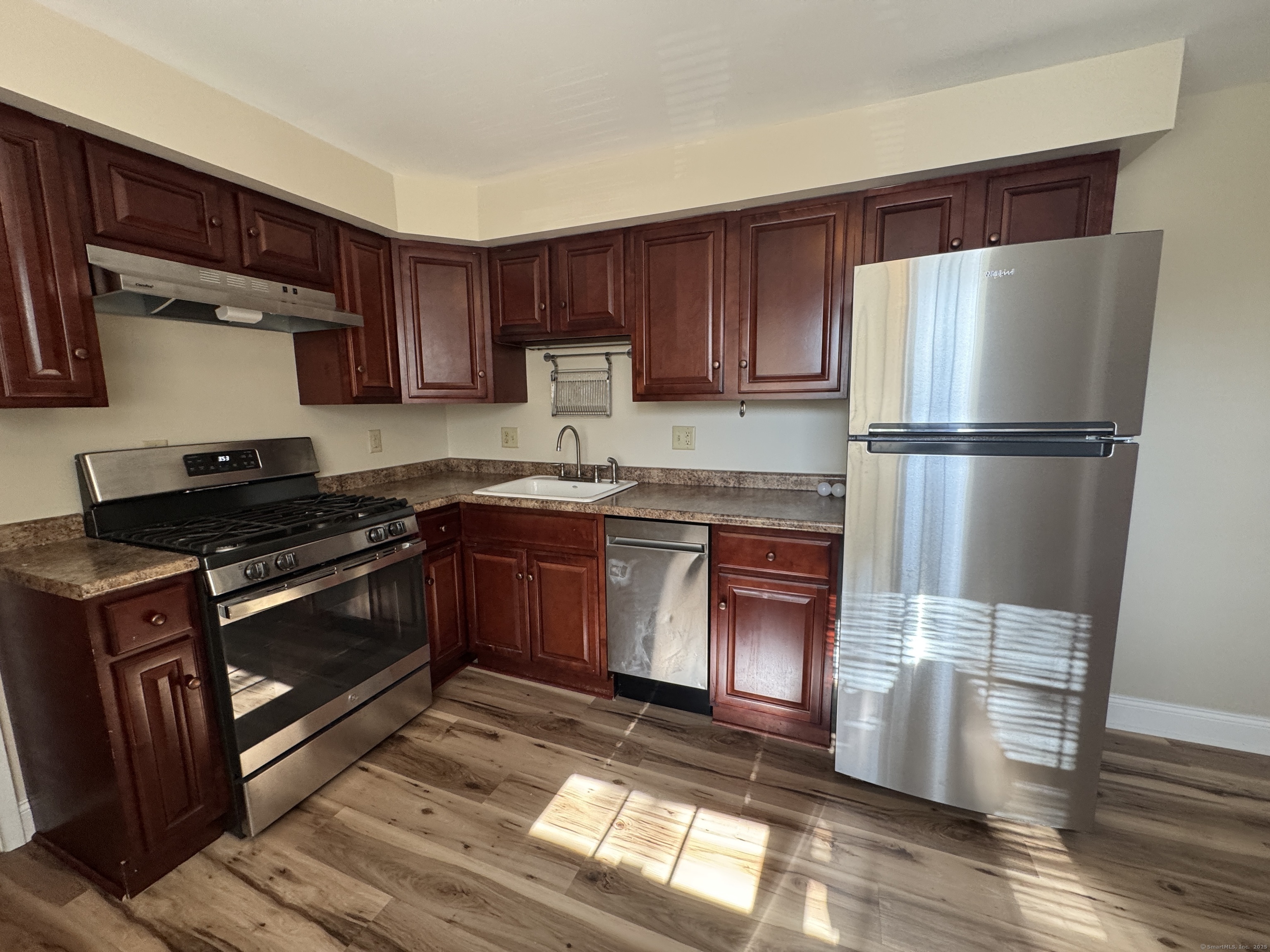 Property Photo: 197 Griswold Street 3B CT 06033
