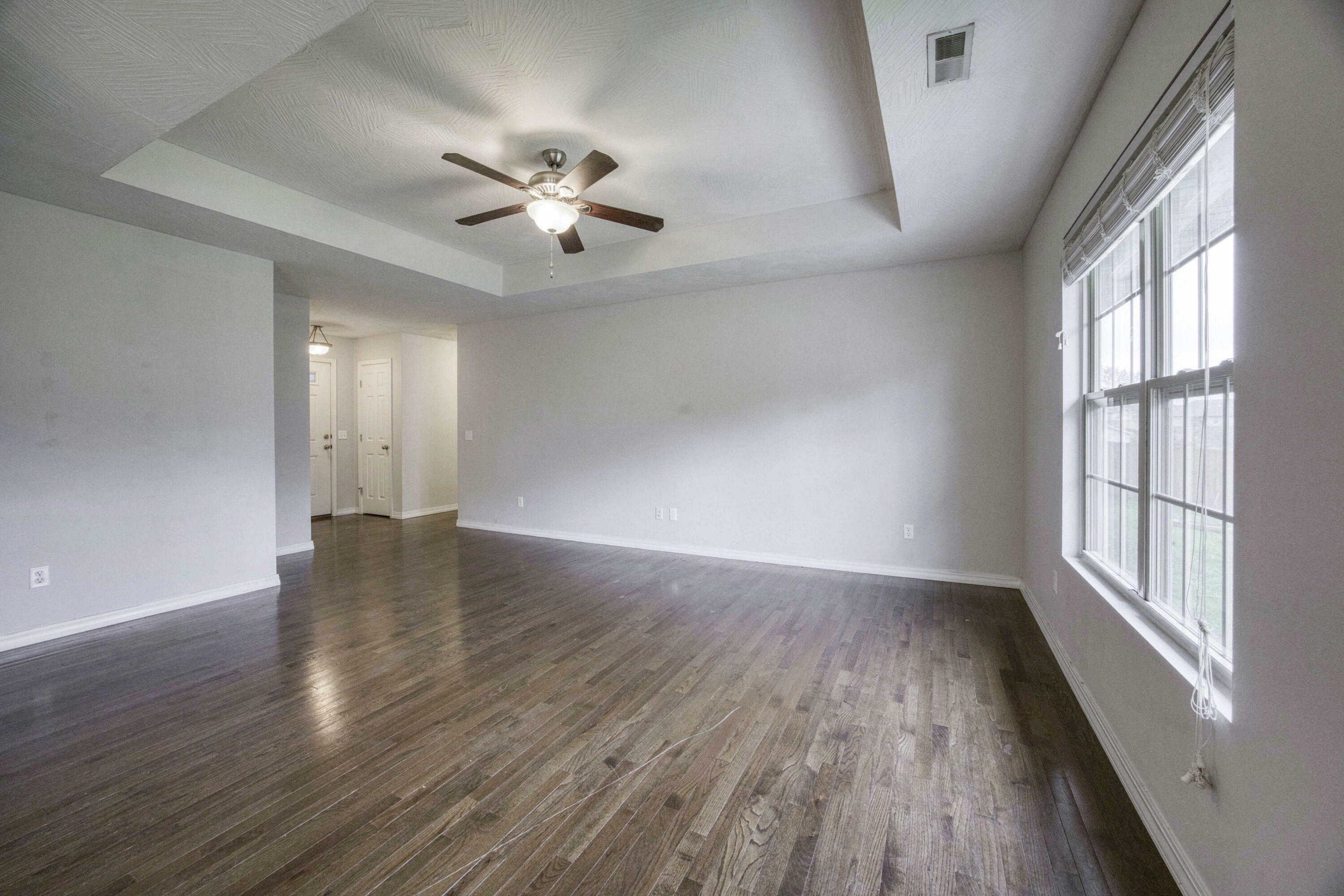 Property Photo: 752 N N Cox Avenue Avenue MO 65738
