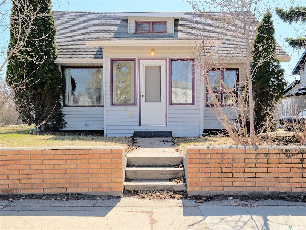 Property Photo: 240 3rd Avenue E SK S0L 2V0