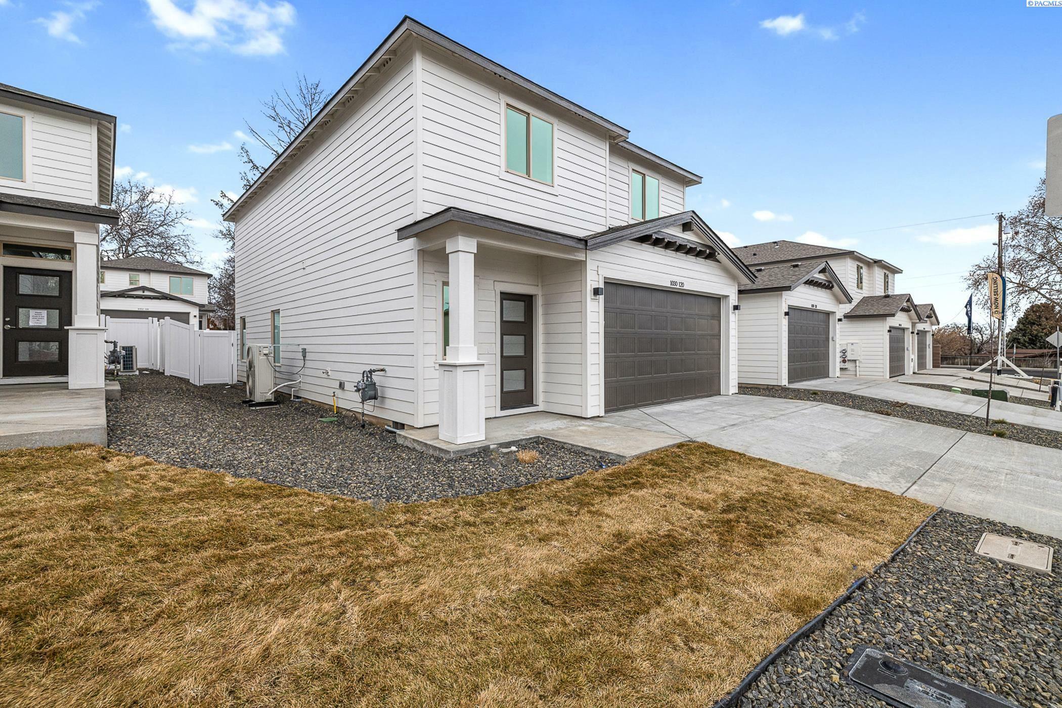 Property Photo: 1030 S Underwood Pl WA 99337
