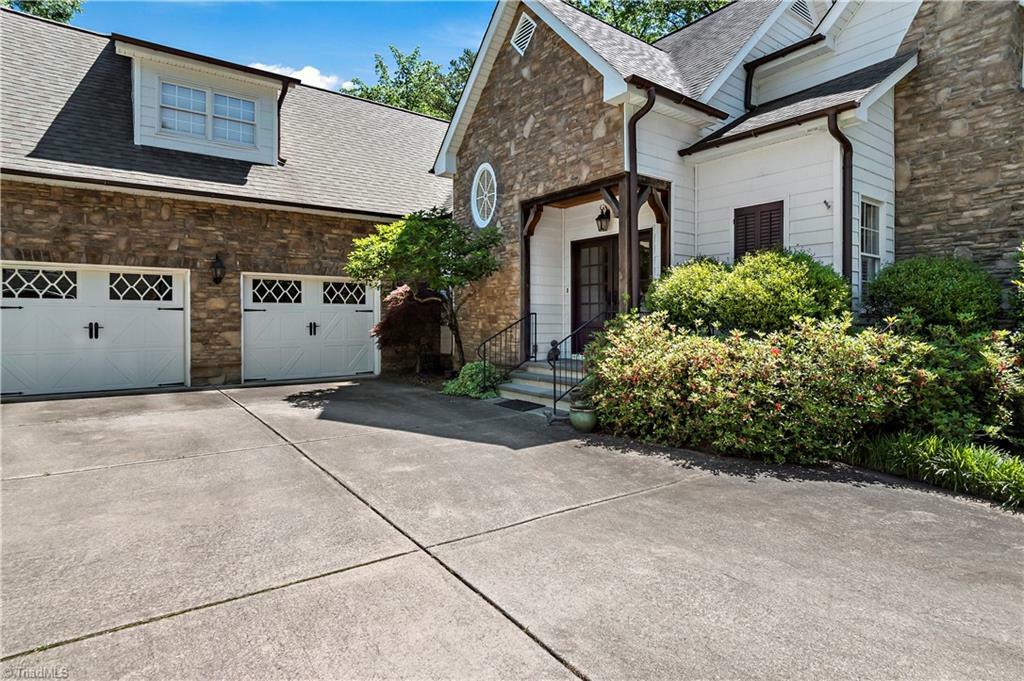 Property Photo: 3460 Scarsborough Drive NC 27104