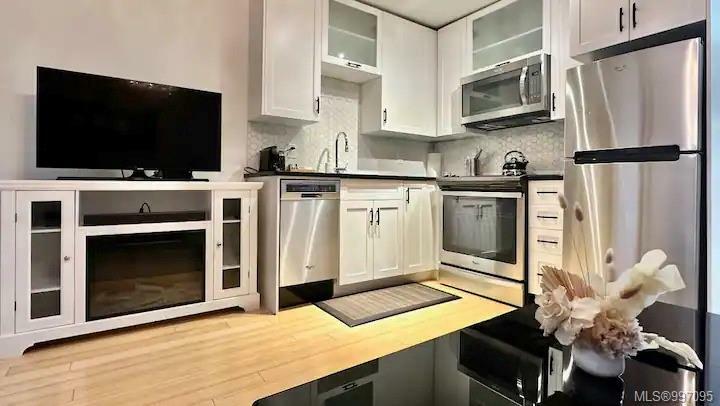 Property Photo: 535 Fisgard St 204 BC V8W 1R3