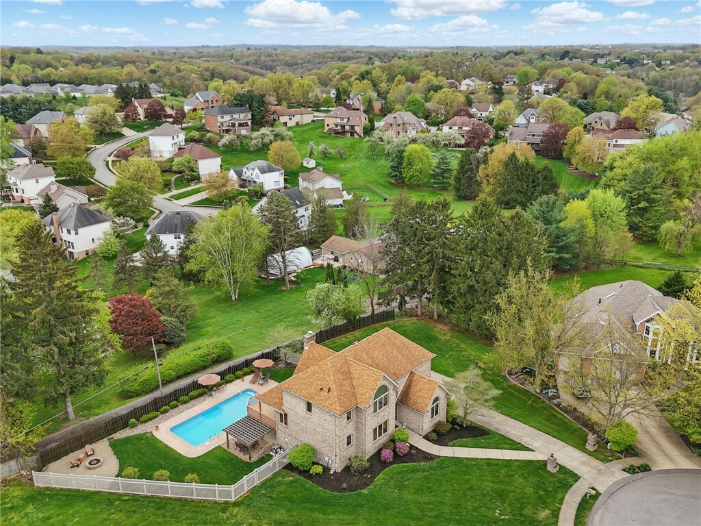Property Photo: 804 Oakview Ct PA 15090