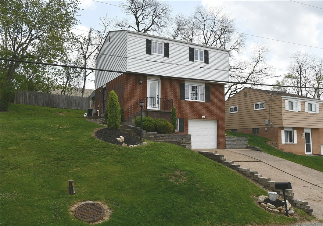 Property Photo:  1501 Leona Ave  PA 15129 