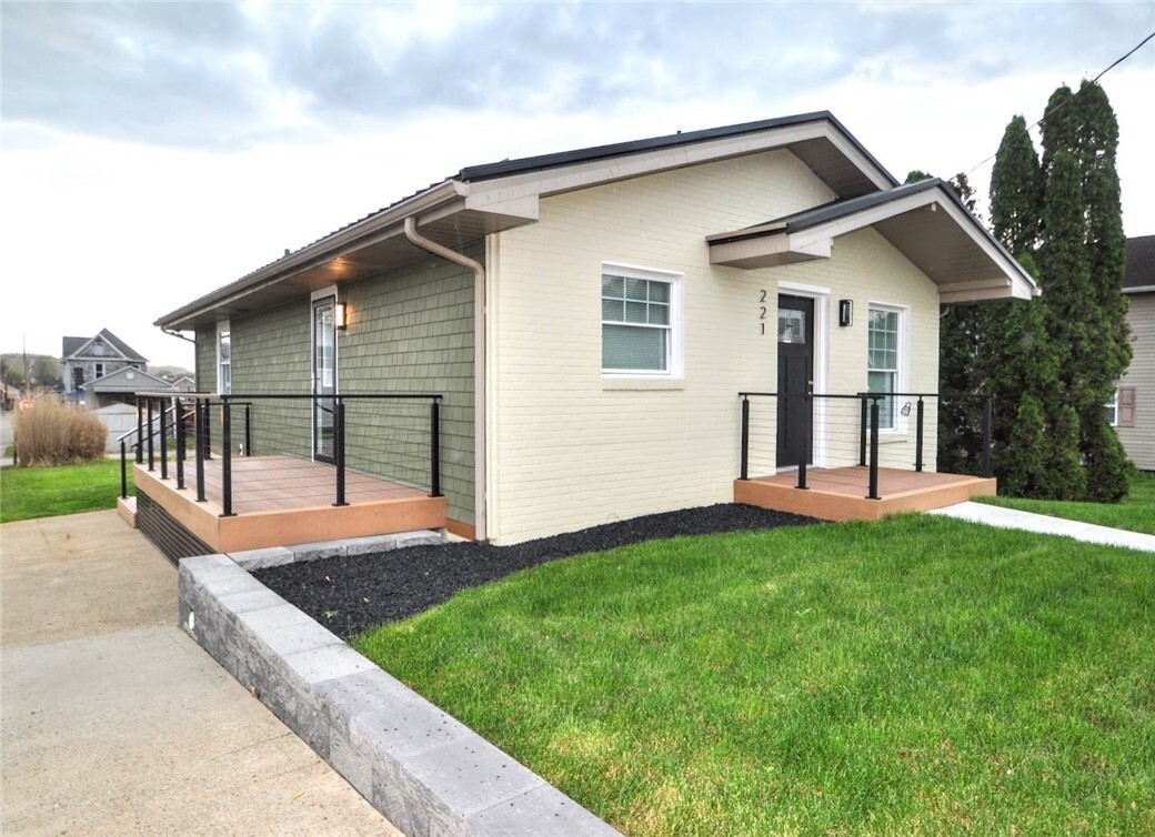 Property Photo: 221 4th Ave PA 15063