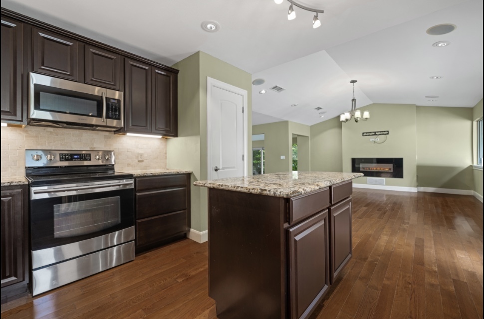 Property Photo: 7504 Creekbluff Drive TX 78750